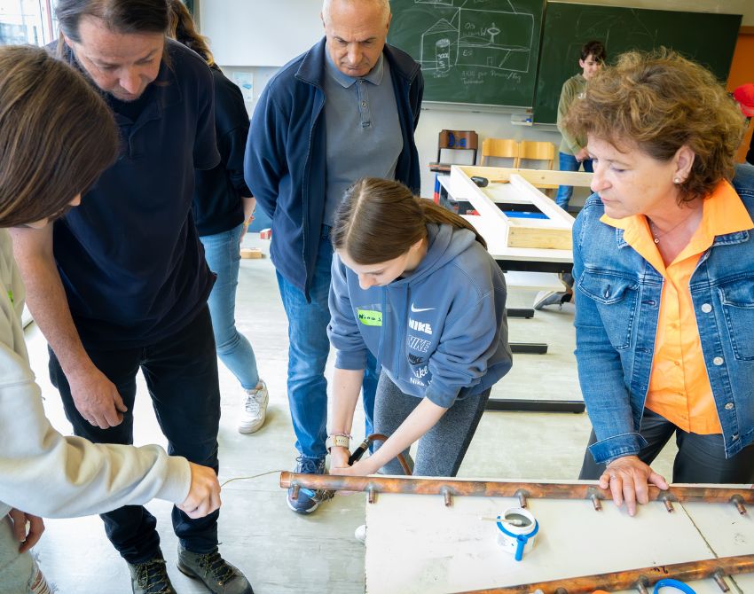 beim Verlöten der Sammelrohre des Kollektors