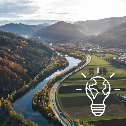 Luftbild Mur von oben mit Glühbirnensymbol rechtsunten